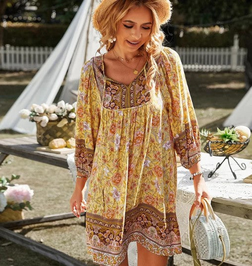 Sophia - Robe boho à manches courtes et décolleté en V avec imprimé floral