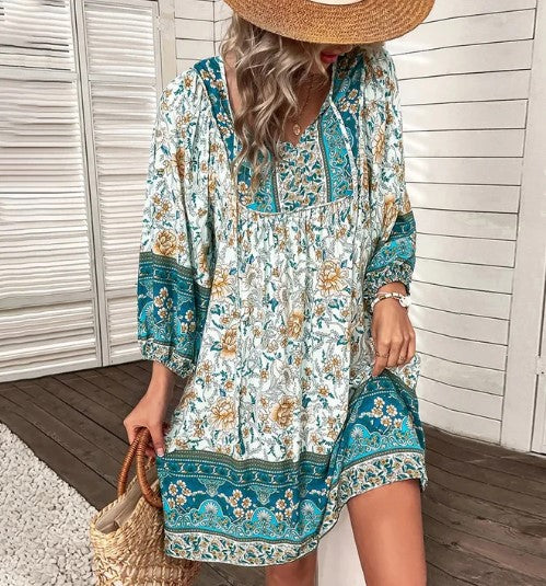 Sophia - Robe boho à manches courtes et décolleté en V avec imprimé floral