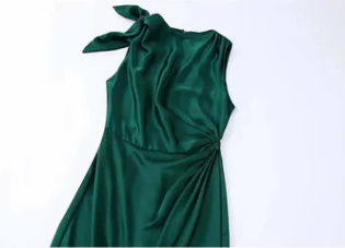 Victoria - robe maxi à volants pour femme en satin vert